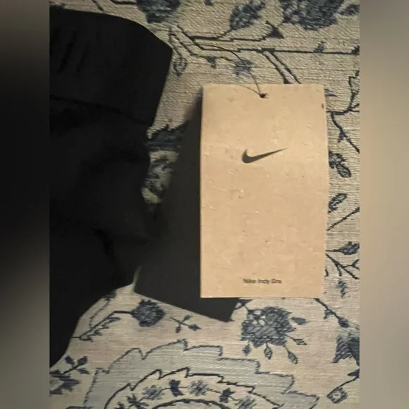 Nike Women's Black Indy Light Support Bra size Medium - Picture 4 of 5